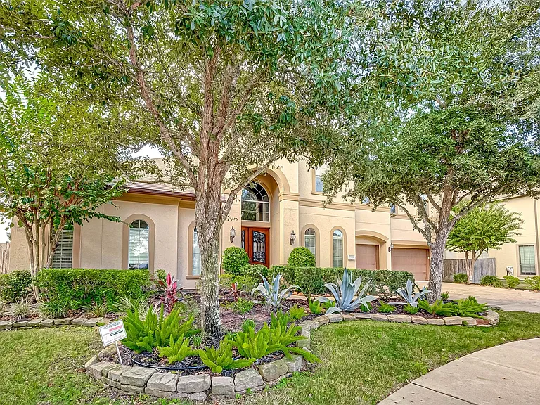 2914 Cotswold Ln — Photo 3