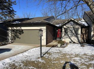 7600 N Patton Ln, Peoria, IL 61614