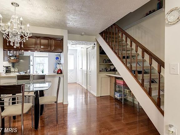 5th image of 32 Valleyside Ct