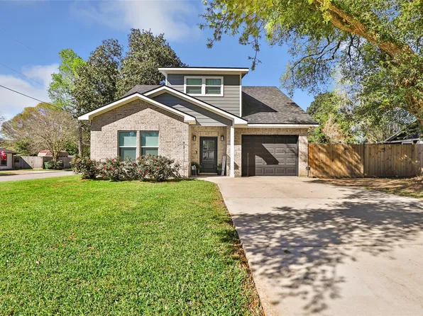 2201 Maple St, Liberty, TX 77575