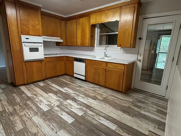 11 Brookside Dr — Photo 3