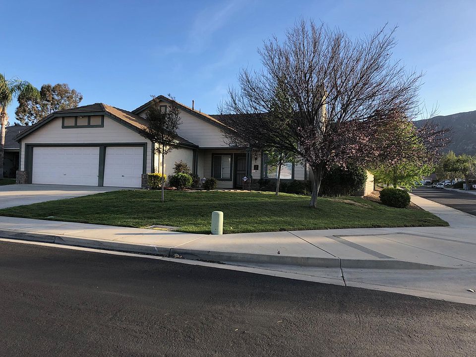 1st image of 19395 Applewood Ct