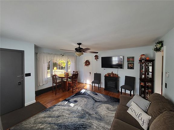 3rd image of 981 Render Ave