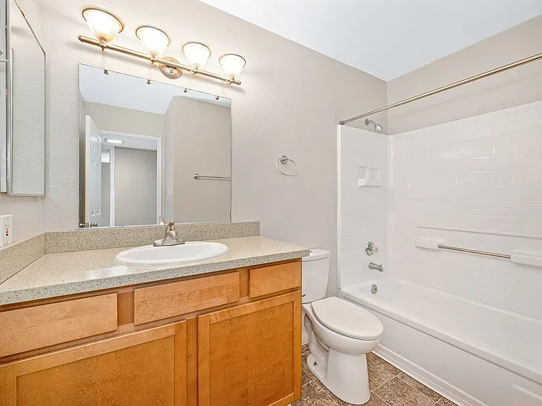 Rollingwood Condominium Rentals — Photo 26