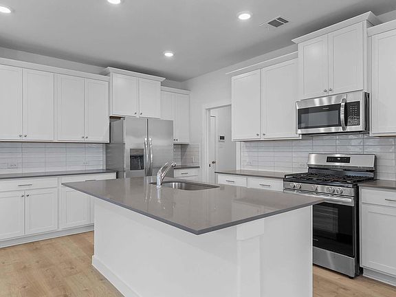 3rd image of 2605 Lake Bryan Dr