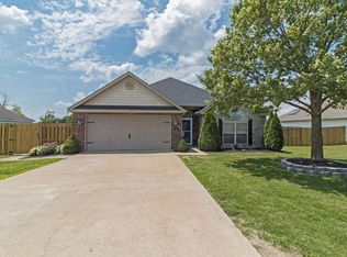 913 Charles St, Pea Ridge, AR 72751