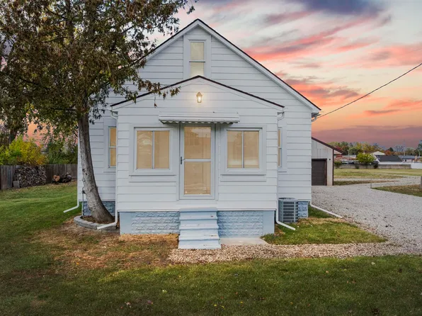 18905 Voiland St, Roseville, MI 48066