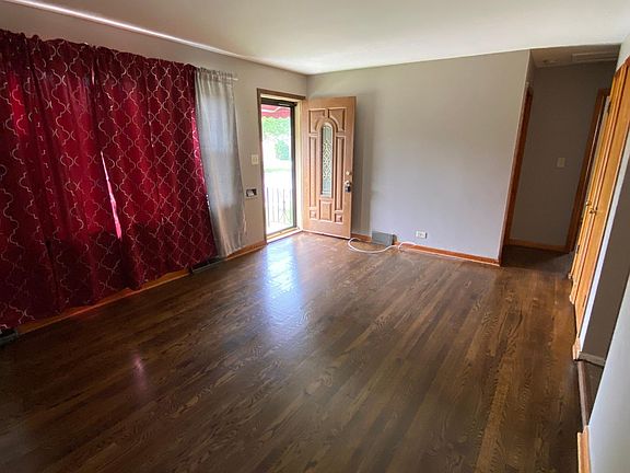 3rd image of 2714 W 97th St