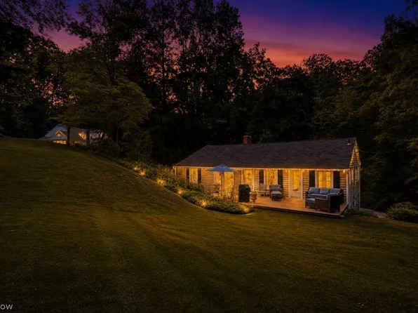 2803 Yellow Creek Rd, Akron, OH 44333