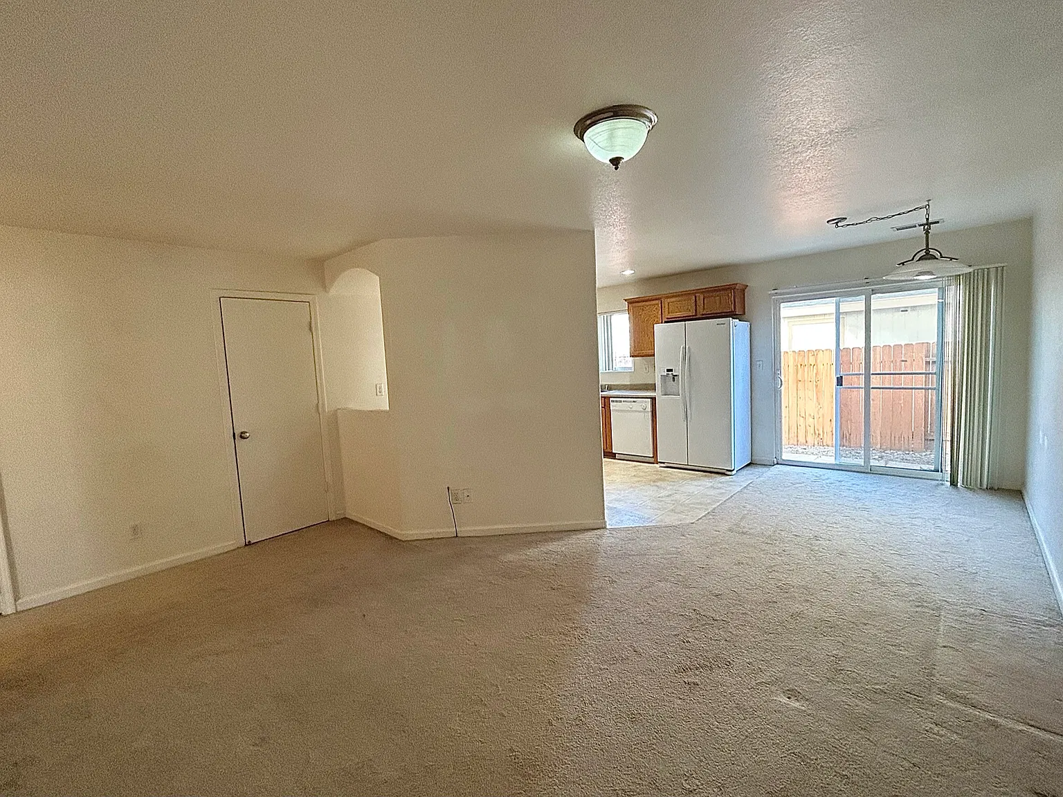 3 bed, 2.5 bath, 1506 sqft, $1,650 — Photo 2