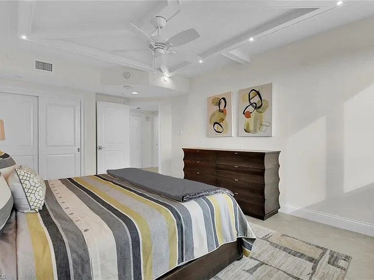7515 Pelican Bay Blvd #17D — Photo 30
