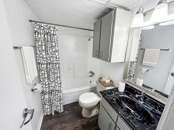 Flats on 12 A2- Bathroom (1)