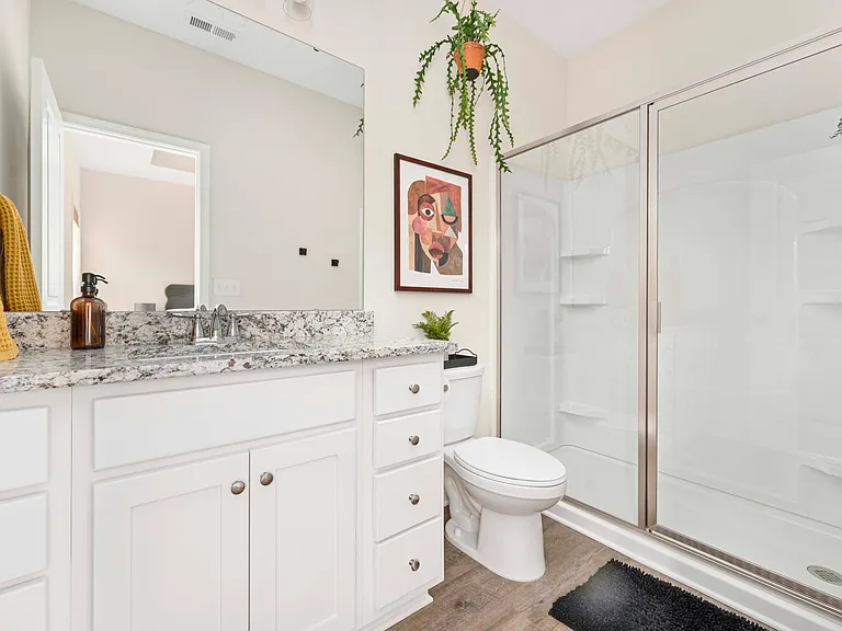 107 Robinson St — Photo 43
