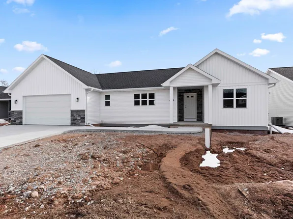 2652 Lawrence Ln, Neenah, WI 54956