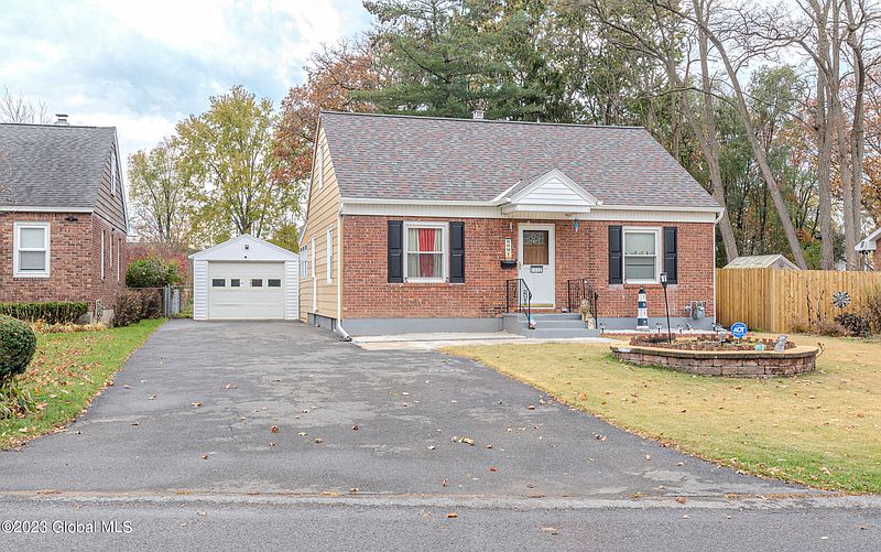 2nd image of 1112 Austin Place