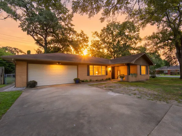 700 Barbara St, Tomball, TX 77375