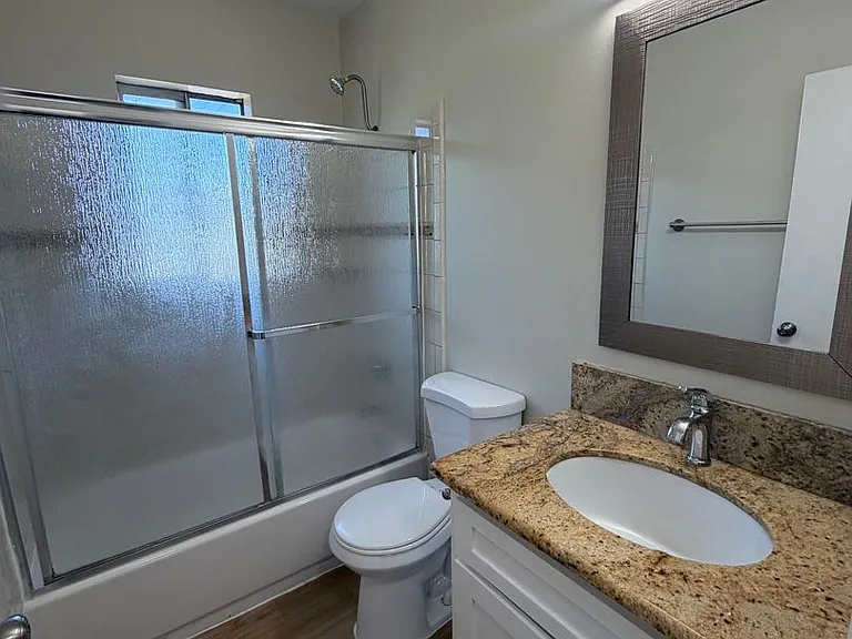 Stone Gate Apartments — Photo 52