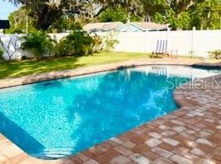 604 7th Ave SW, Largo, FL 33770