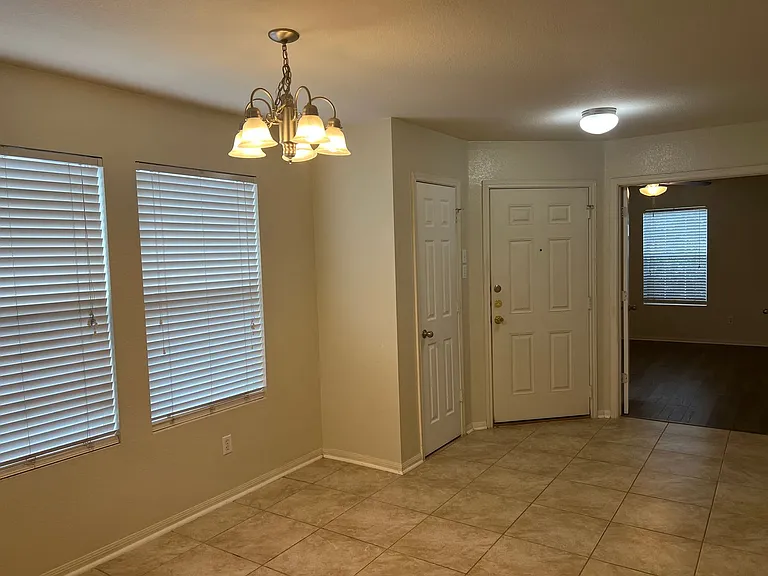 5701 Capricorn Loop — Photo 6