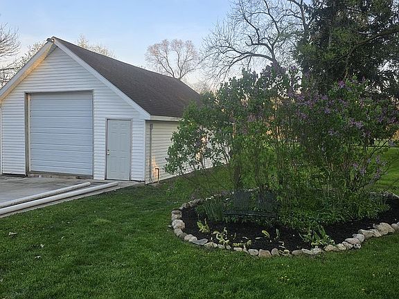 3rd image of 59636 County Road 19