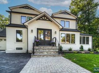 42 Knickerbocker Rd, Closter, NJ 07624