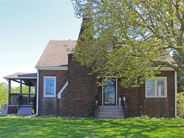 2865 Pennsylvania Ave, Weirton, WV 26062