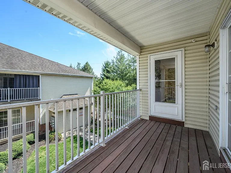 303 Pinelli Dr — Photo 23