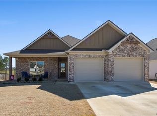 12668 Windword Pointe Dr, Northport, AL 35475