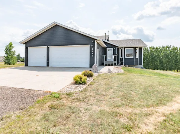 6095 Ashton Cir, Bismarck, ND 58504