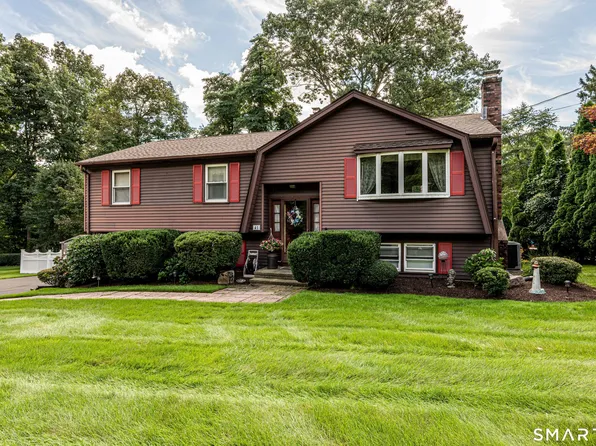41 Rainbow Court, Hamden, CT 06514