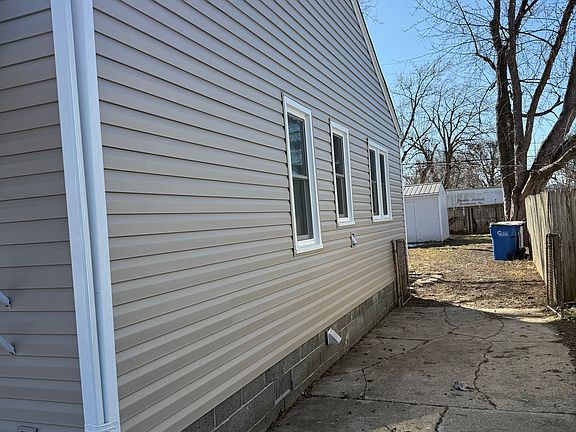 2nd image of 13036 Sarsfield Ave