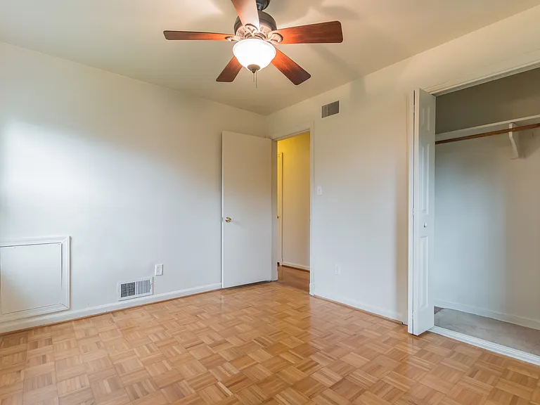 9702 Bellevue Dr — Photo 26