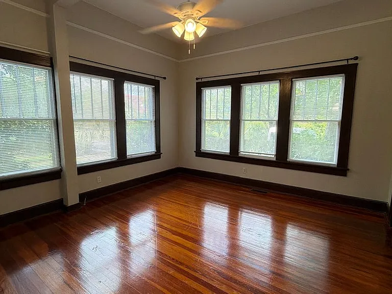 534 E Call St — Photo 30