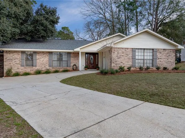 105 Lancaster Cir, Daphne, AL 36526