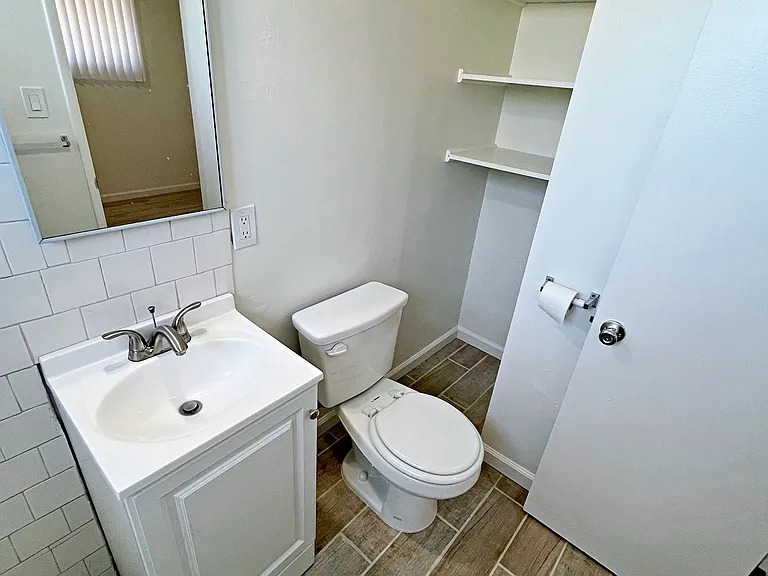 2405 S Denison Ave #4 — Photo 8