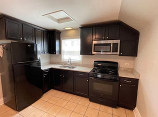 619 Lillie St #2, Elgin, IL 60120