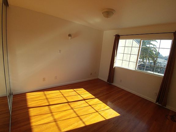 4th image of 4716 Wall Ave