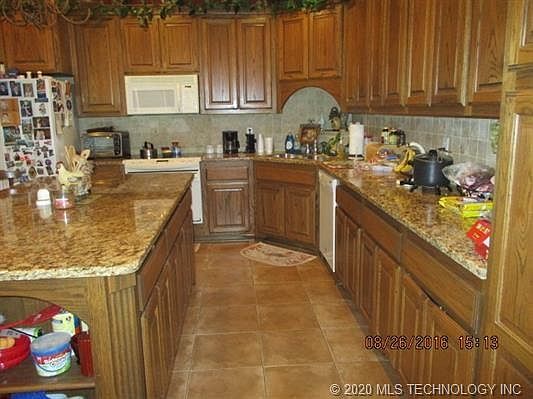 3rd image of 3530 Vicksburg Dr