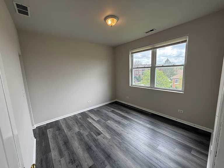 7952 S Carpenter St #3 — Photo 5