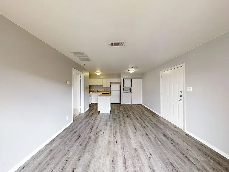 Hill Country Apartments — Photo 9