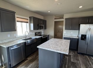 285 SW Sky Blue Way, Mountain Home, ID 83647