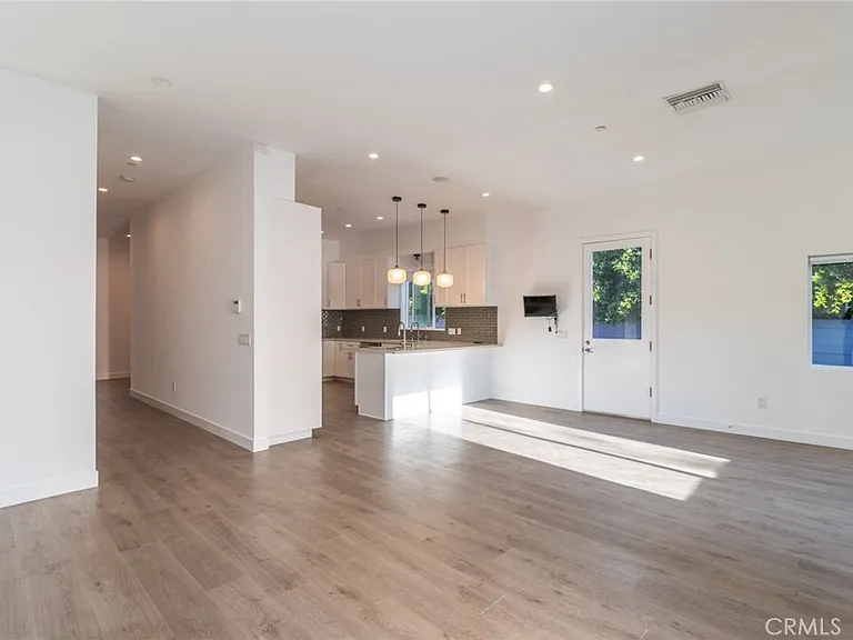 1480 S Durango Ave — Photo 14