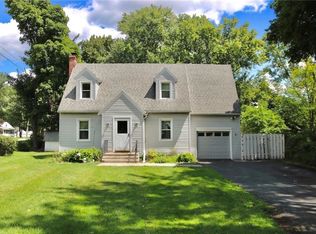 2 Grenell Dr, Rochester, NY 14624