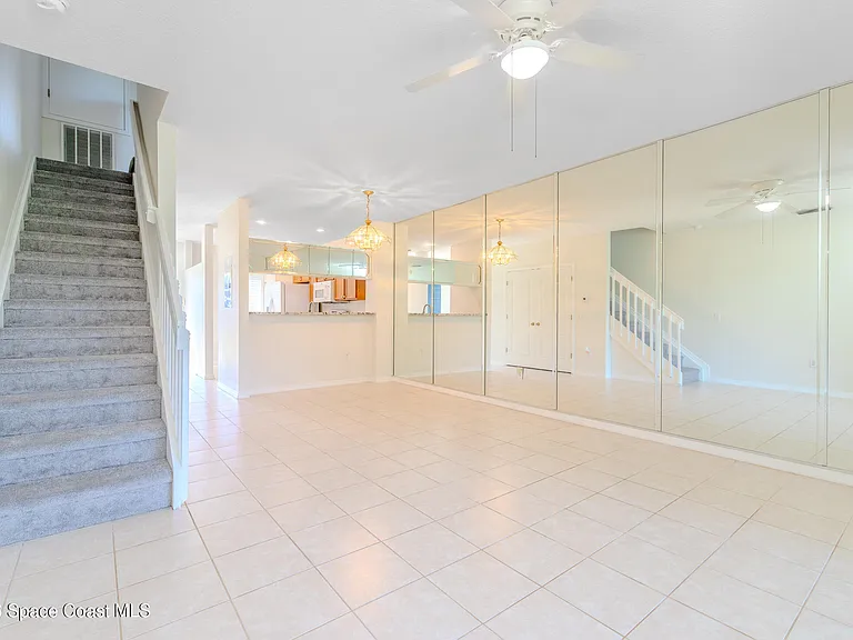 518 Steeplechase Ln — Photo 7