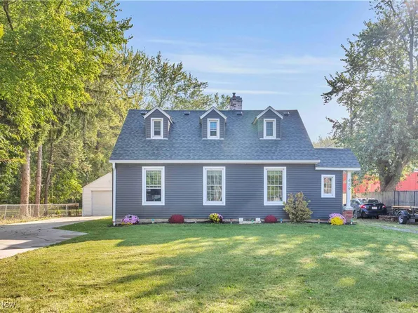 459 Abbe Rd, Sheffield Lake, OH 44054