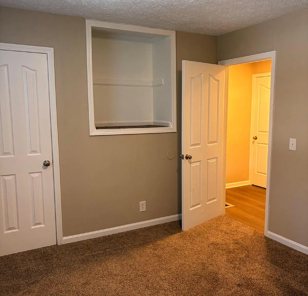 2 bed, 1.0 bath, 900 sqft, $950 — Photo 3