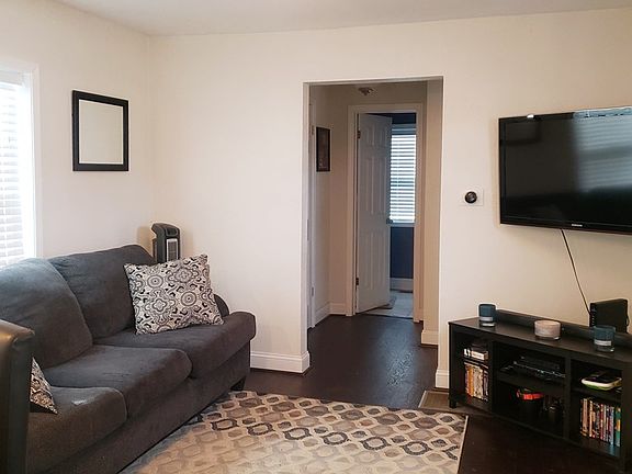 2nd image of 914 Turner Dr