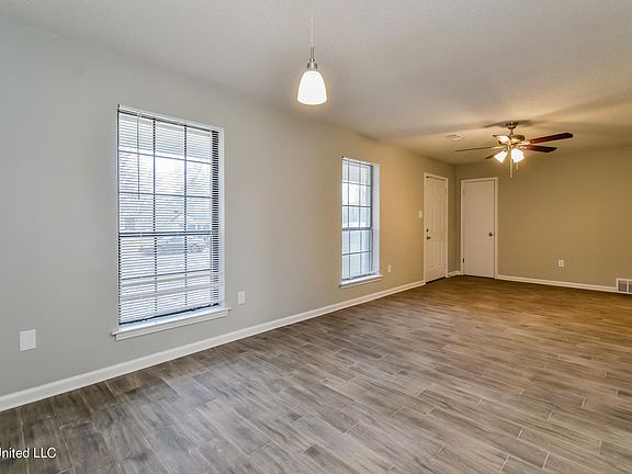 5th image of 5210 Woody Dr