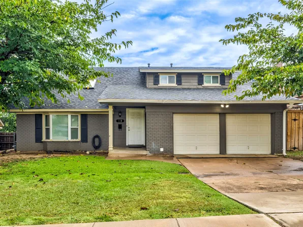 118 W Phillips Ct, Grand Prairie, TX 75051