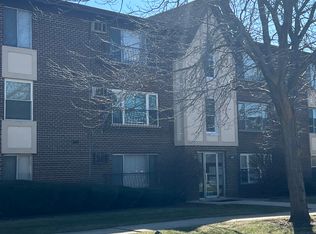 9945 Nottingham Ave APT 3, Chicago Ridge, IL 60415